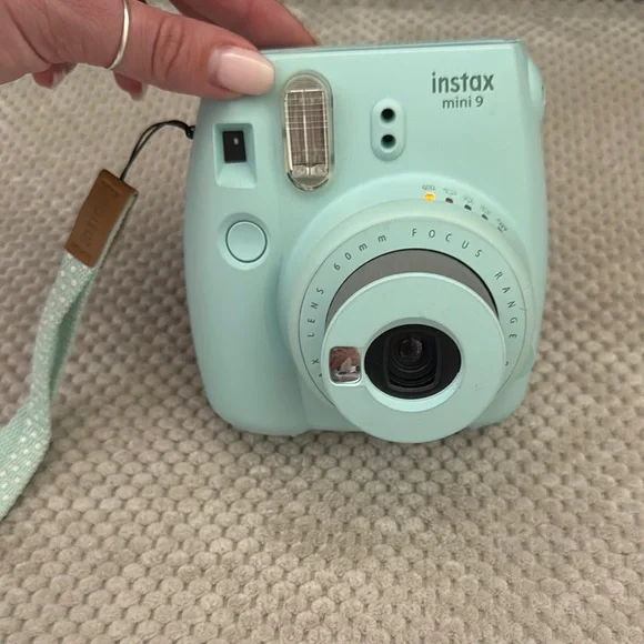 Mint Green Instax Mini 9 Camera - Picture 3 of 3
